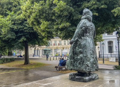 A  Monument Kon. Wilhelmina bij het Noordeinde- foto: Frits van Gaans